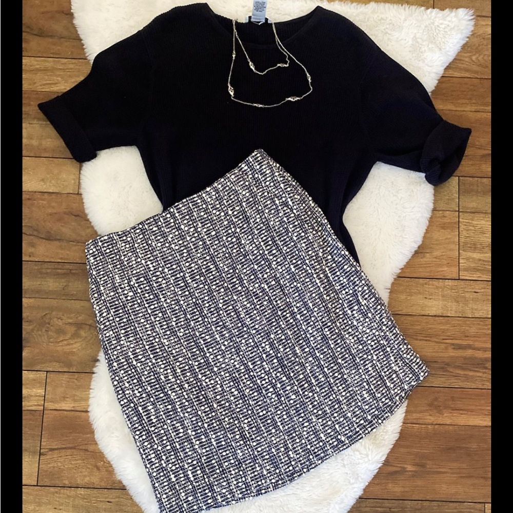 Ann Taylor Navy and White Lined Pencil Skirt.